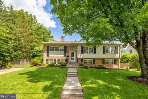 6105 Rudyard Dr, Bethesda, MD 20814