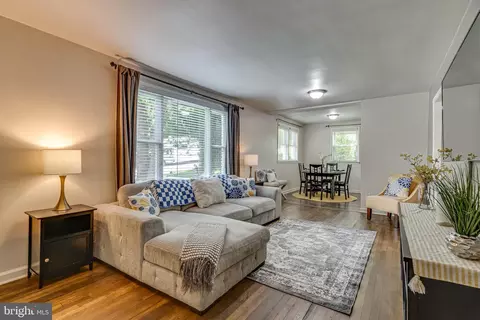 Living - 11602 Highview Ave, Silver Spring, MD 20902 photo 2 of 3