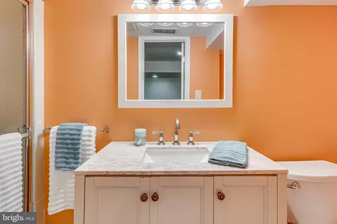 Bath - 11602 Highview Ave, Silver Spring, MD 20902 photo 2 of 3
