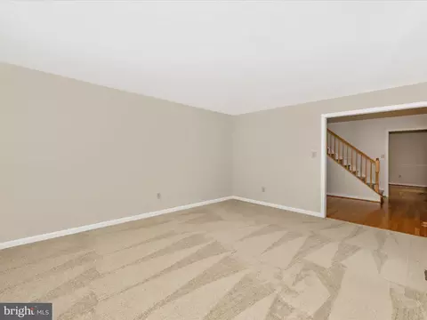 Living - 17027 Tom Fox Ave, Poolesville, MD 20837 photo 3 of 10