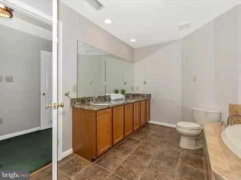 Bath - 17027 Tom Fox Ave, Poolesville, MD 20837 photo 3 of 6