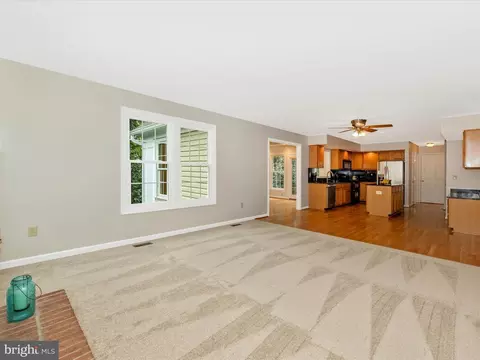 Living - 17027 Tom Fox Ave, Poolesville, MD 20837 photo 6 of 10