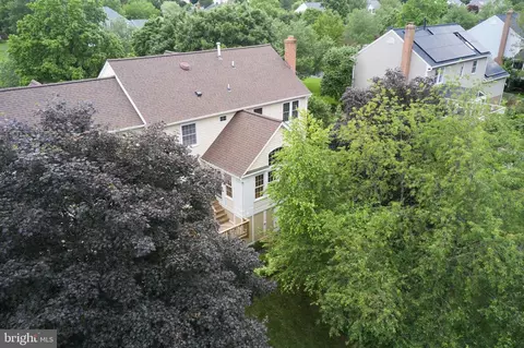 View/Area - 17027 Tom Fox Ave, Poolesville, MD 20837 photo 1 of 8