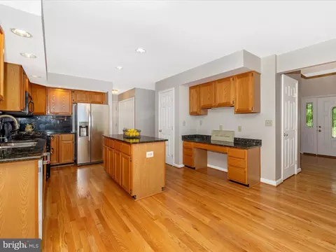 Kitchen - 17027 Tom Fox Ave, Poolesville, MD 20837 photo 3 of 5