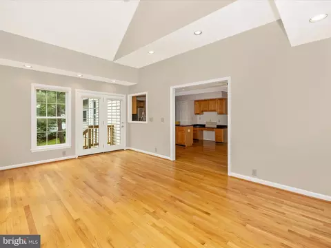 Living - 17027 Tom Fox Ave, Poolesville, MD 20837 photo 9 of 10