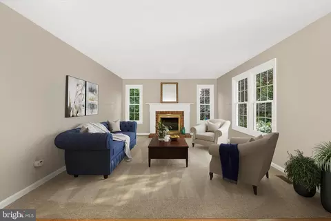 Living - 17027 Tom Fox Ave, Poolesville, MD 20837 photo 5 of 10