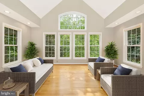 Living - 17027 Tom Fox Ave, Poolesville, MD 20837 photo 8 of 10