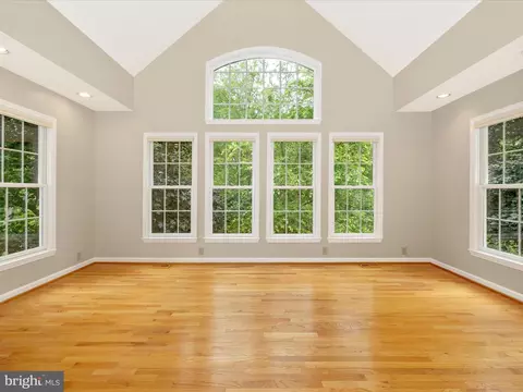 Living - 17027 Tom Fox Ave, Poolesville, MD 20837 photo 7 of 10