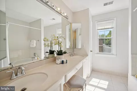 9813 Korman Ct, Potomac, MD 20854 photo 31