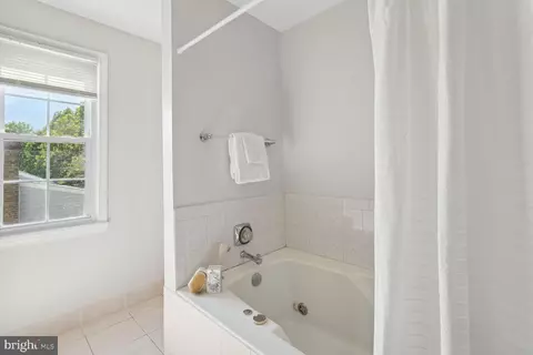 9813 Korman Ct, Potomac, MD 20854 photo 33