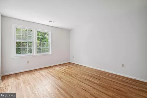 9813 Korman Ct, Potomac, MD 20854 photo 36