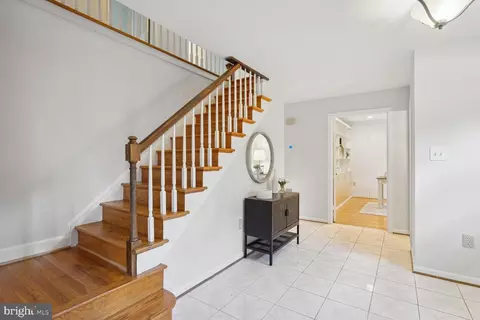 9813 Korman Ct, Potomac, MD 20854 photo 6