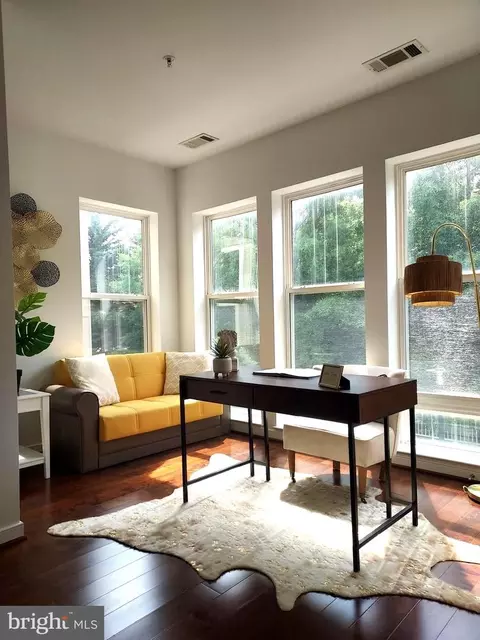 8045 Newell St #222, Silver Spring, MD 20910