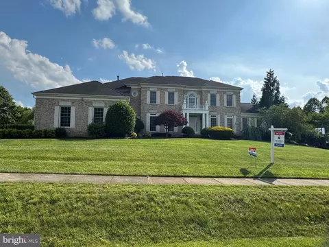 12534 Grey Fox Ln, Potomac, MD 20854