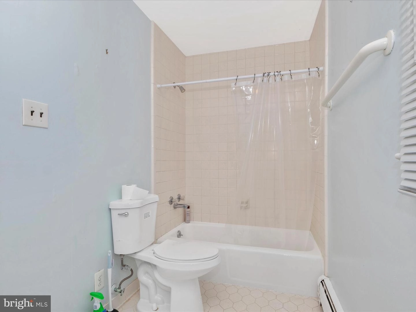 Bath - 12540 Falls Rd, Potomac, MD 20854 photo 1 of 5