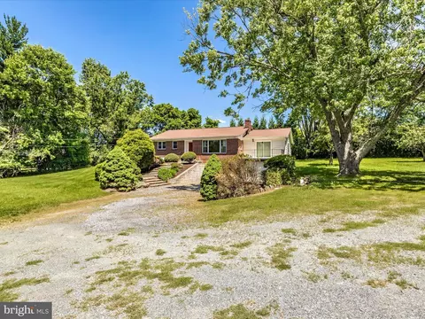 Exterior - 12540 Falls Rd, Potomac, MD 20854 photo 12 of 14