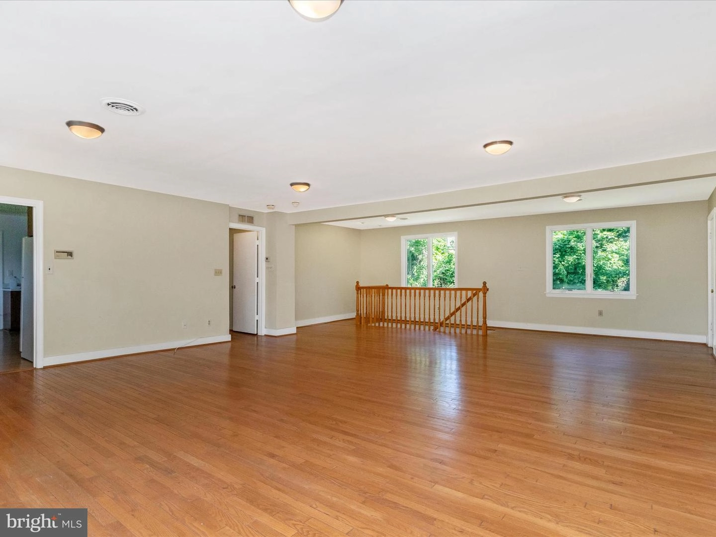 Living - 12540 Falls Rd, Potomac, MD 20854 photo 3 of 9