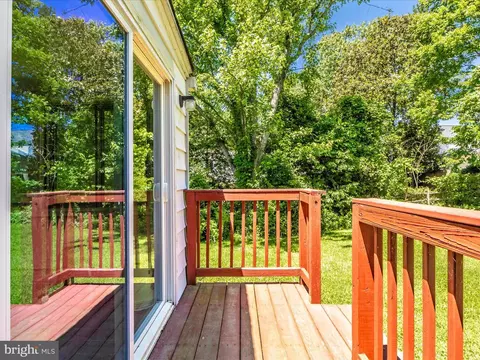 Exterior - 12540 Falls Rd, Potomac, MD 20854 photo 6 of 14