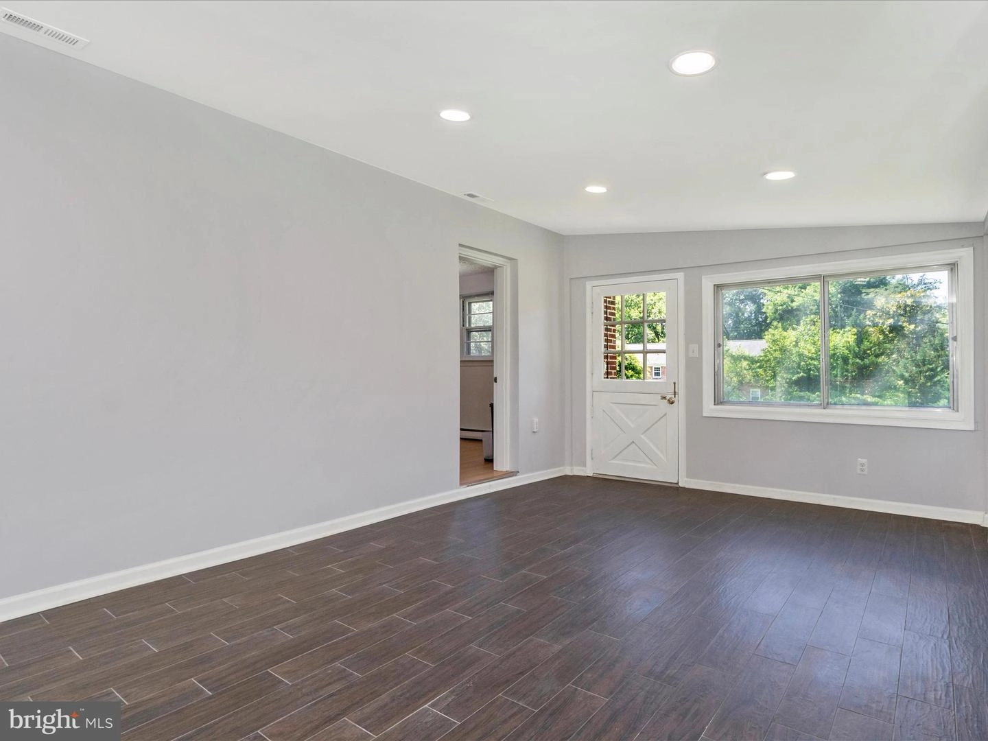 Living - 12540 Falls Rd, Potomac, MD 20854 photo 9 of 9