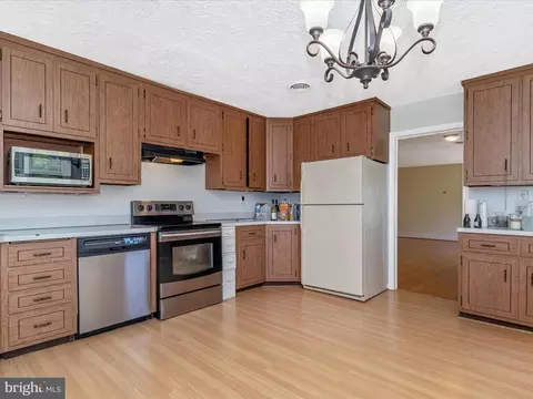 Kitchen - 12540 Falls Rd, Potomac, MD 20854 photo 3 of 4
