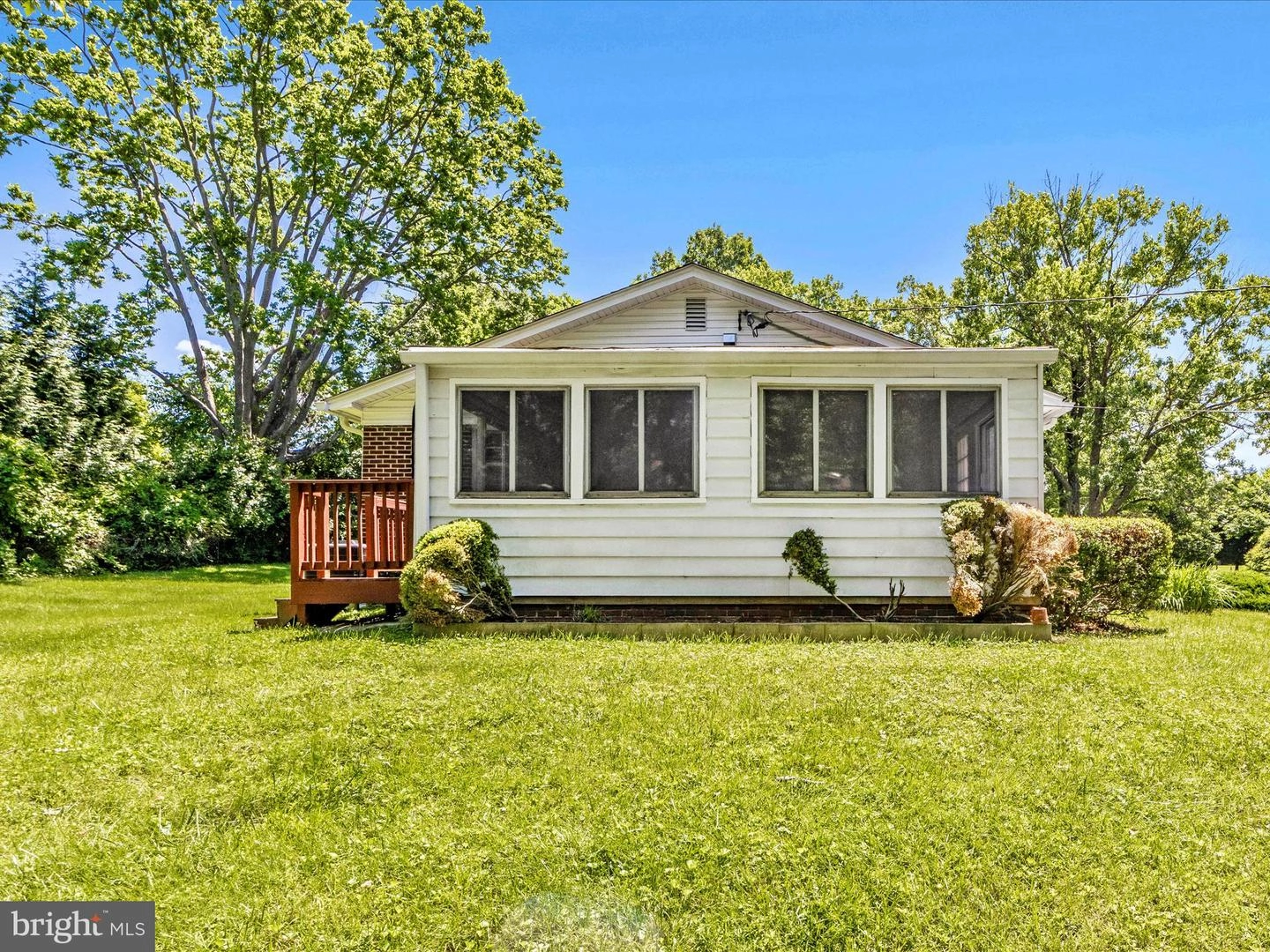 Exterior - 12540 Falls Rd, Potomac, MD 20854 photo 4 of 14