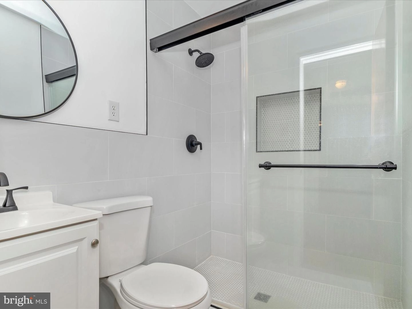 Bath - 12540 Falls Rd, Potomac, MD 20854 photo 4 of 5