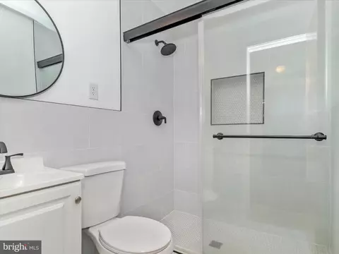 Bath - 12540 Falls Rd, Potomac, MD 20854 photo 4 of 5