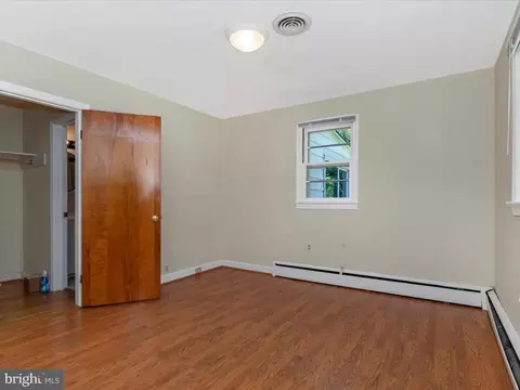 Bedroom - 12540 Falls Rd, Potomac, MD 20854 photo 4 of 5