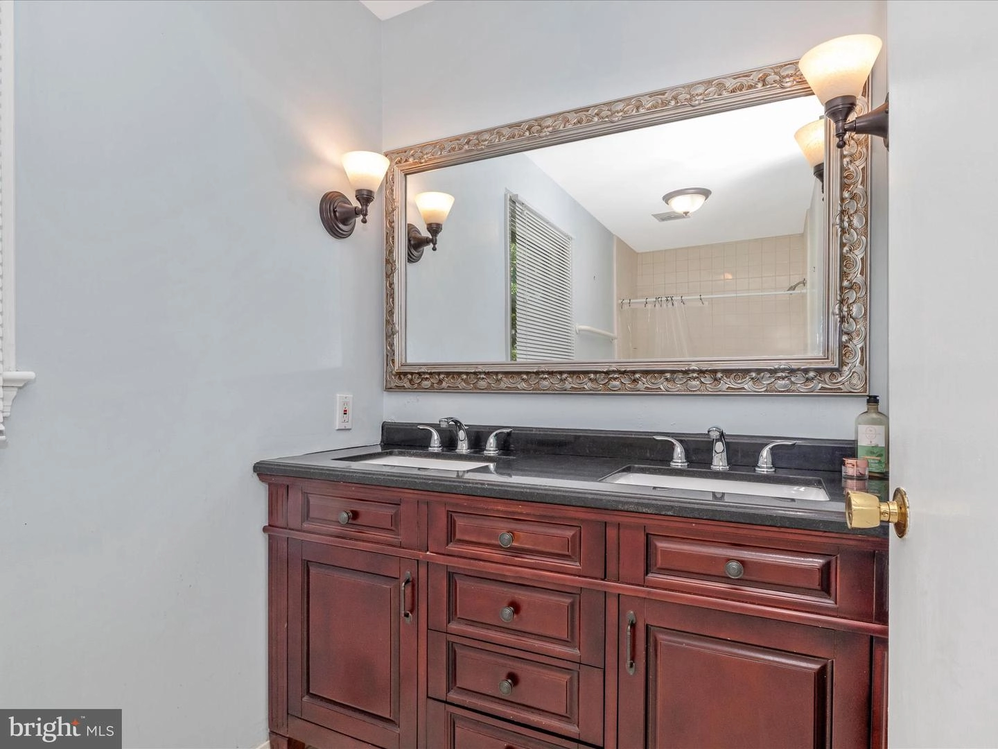 Bath - 12540 Falls Rd, Potomac, MD 20854 photo 2 of 5