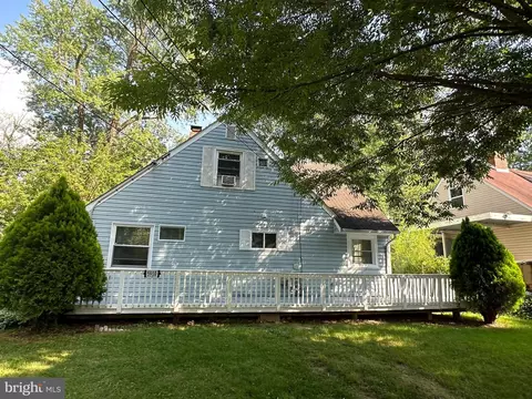 5910 Lemay Rd, Rockville, MD 20851