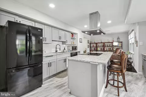 1008 Broadmore Cir, Silver Spring, MD 20904 photo 2