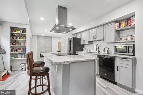 1008 Broadmore Cir, Silver Spring, MD 20904 photo 3