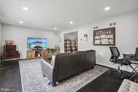 1008 Broadmore Cir, Silver Spring, MD 20904 photo 12