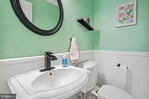 1008 Broadmore Cir, Silver Spring, MD 20904 photo 13