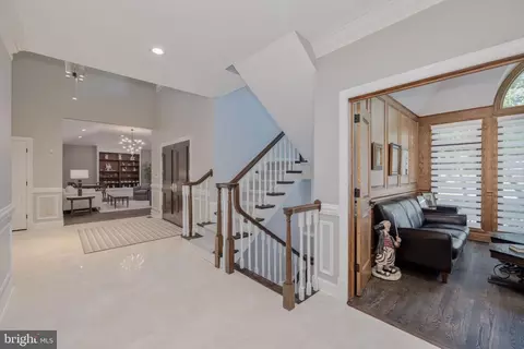 Entry Way - 10011 Gary Rd, Potomac, MD 20854 photo 8 of 15