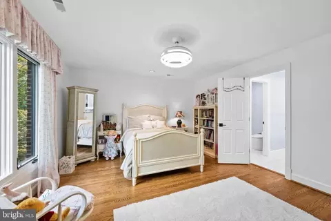 Bedroom - 10011 Gary Rd, Potomac, MD 20854 photo 7 of 9