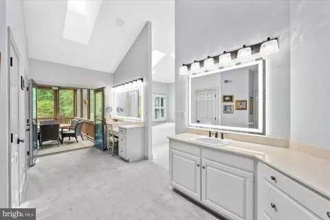 Entry Way - 10011 Gary Rd, Potomac, MD 20854 photo 10 of 15