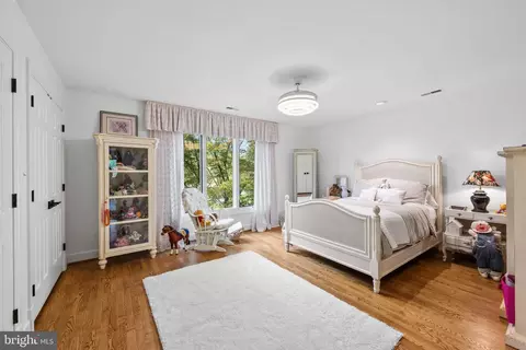 Bedroom - 10011 Gary Rd, Potomac, MD 20854 photo 6 of 9