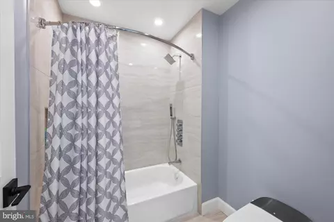 Bath - 10011 Gary Rd, Potomac, MD 20854 photo 5 of 7