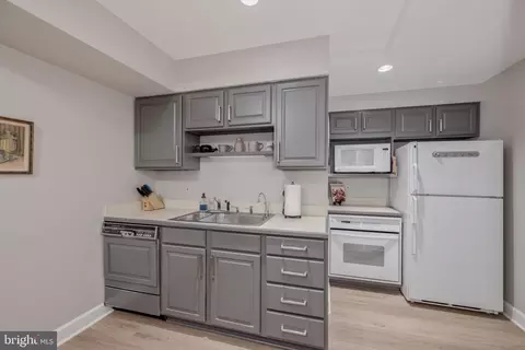 Kitchen - 10011 Gary Rd, Potomac, MD 20854 photo 5 of 5