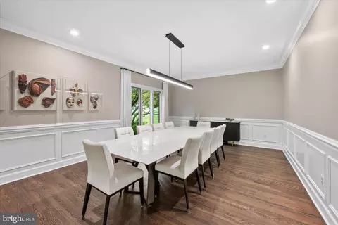 Dining - 10011 Gary Rd, Potomac, MD 20854 photo 2 of 3