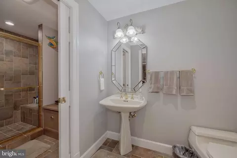 Bath - 10011 Gary Rd, Potomac, MD 20854 photo 7 of 7