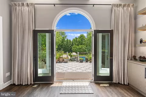 Entry Way - 10011 Gary Rd, Potomac, MD 20854 photo 4 of 15