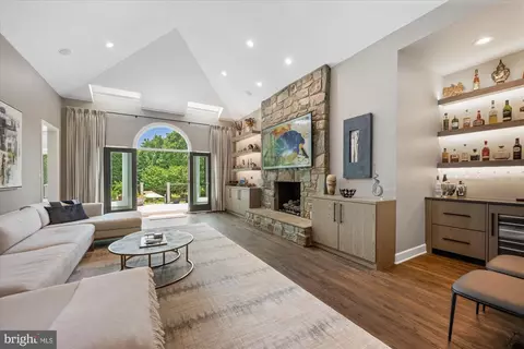 Living - 10011 Gary Rd, Potomac, MD 20854 photo 4 of 4