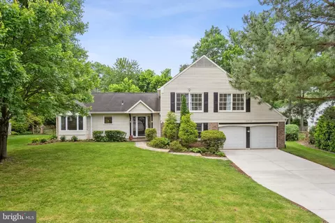 12912 Stallion Ct, Potomac, MD 20854