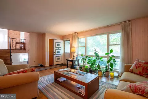 Entry Way - 1603 Woodman Ave, Silver Spring, MD 20902 photo 1 of 3