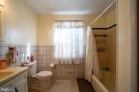 Bath - 1603 Woodman Ave, Silver Spring, MD 20902 photo 4 of 4