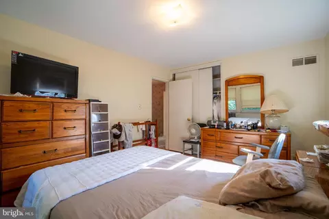 Bedroom - 1603 Woodman Ave, Silver Spring, MD 20902 photo 3 of 6