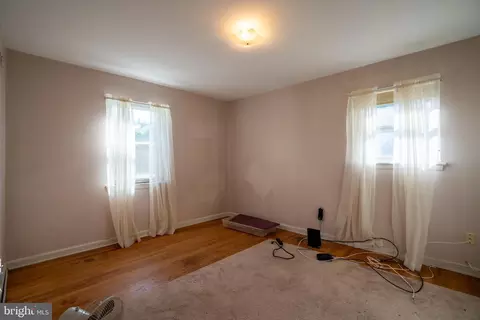 Bedroom - 1603 Woodman Ave, Silver Spring, MD 20902 photo 5 of 6