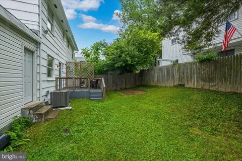 Exterior - 12117 Centerhill St, Silver Spring, MD 20902 photo 2 of 8